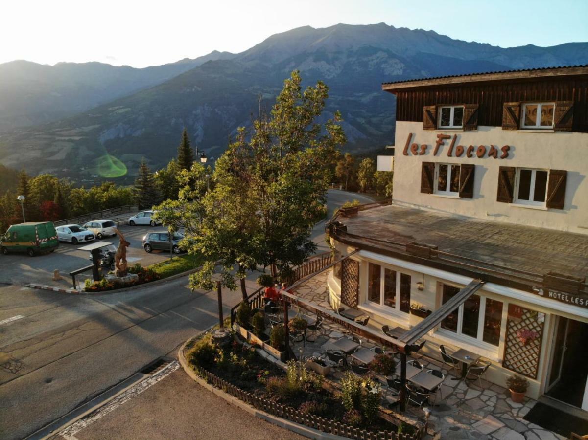 Hotel Les Flocons Le Sauze Exterior foto